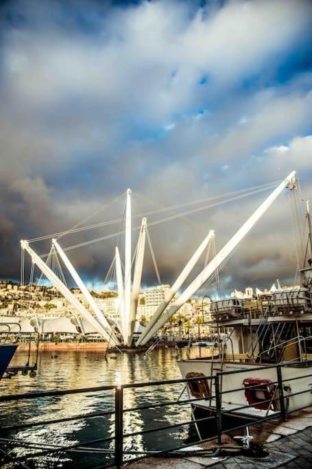 La Finestra Sul Cielo Del Porto Antico Di Genova Apartment Exterior photo